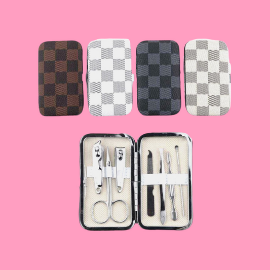 Checkered 7 Pc Nail Set