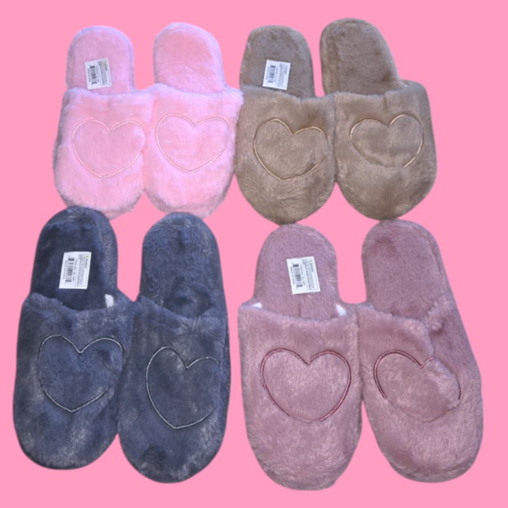 Monotone Heart Slippers